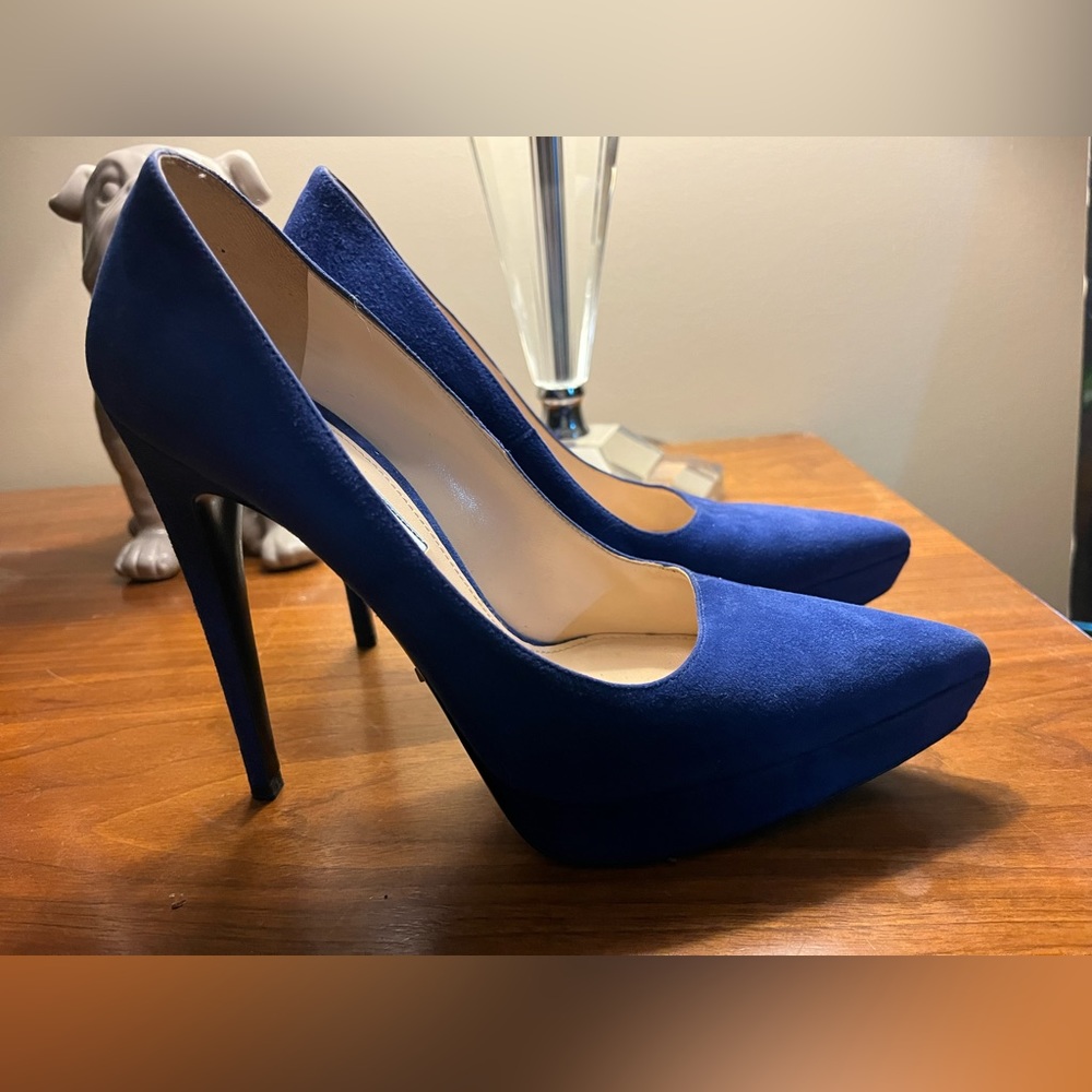 Gorgeous Prada blue suede heels with a 3cm platform 12.5cm heel height